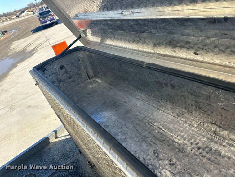 image for item FK1845 2006 International 4300 bucket truck