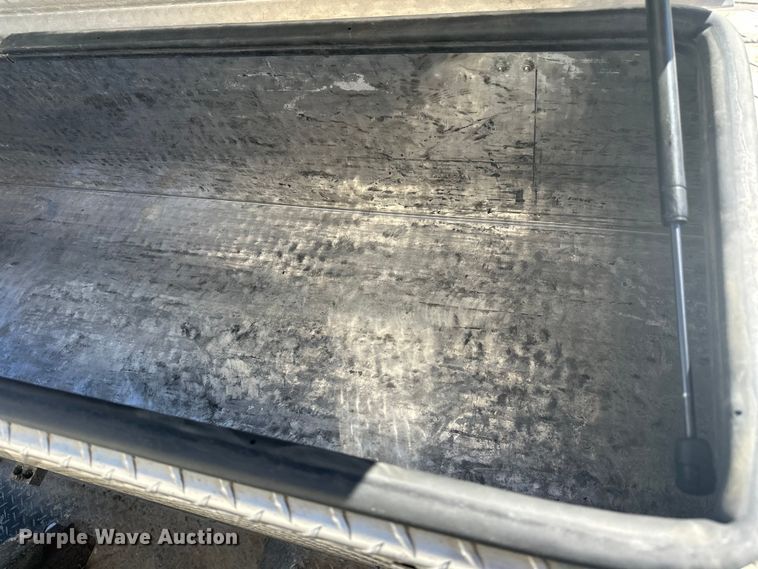 image for item FK1845 2006 International 4300 bucket truck