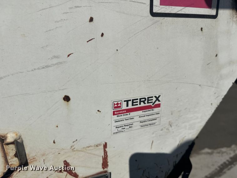 image for item FK1845 2006 International 4300 bucket truck