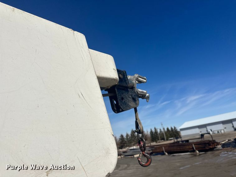 image for item FK1845 2006 International 4300 bucket truck