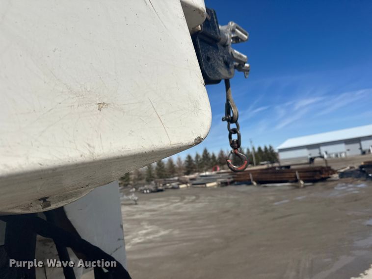 image for item FK1845 2006 International 4300 bucket truck