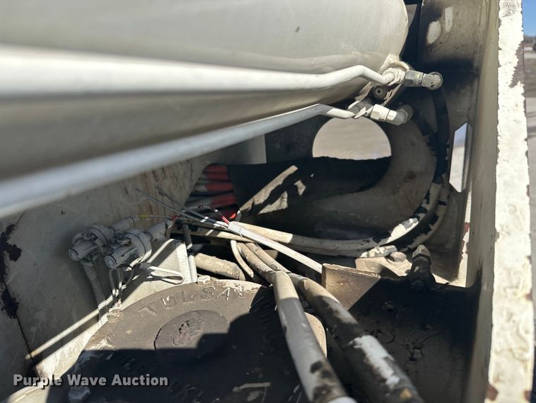 image for item FK1845 2006 International 4300 bucket truck