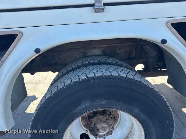 image for item FK1845 2006 International 4300 bucket truck