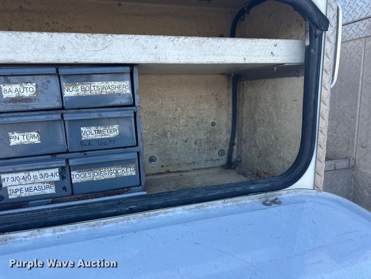 image for item FK1845 2006 International 4300 bucket truck