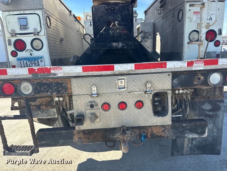 image for item FK1845 2006 International 4300 bucket truck