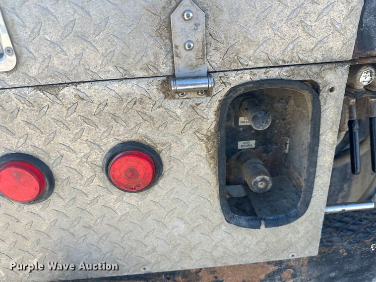 image for item FK1845 2006 International 4300 bucket truck