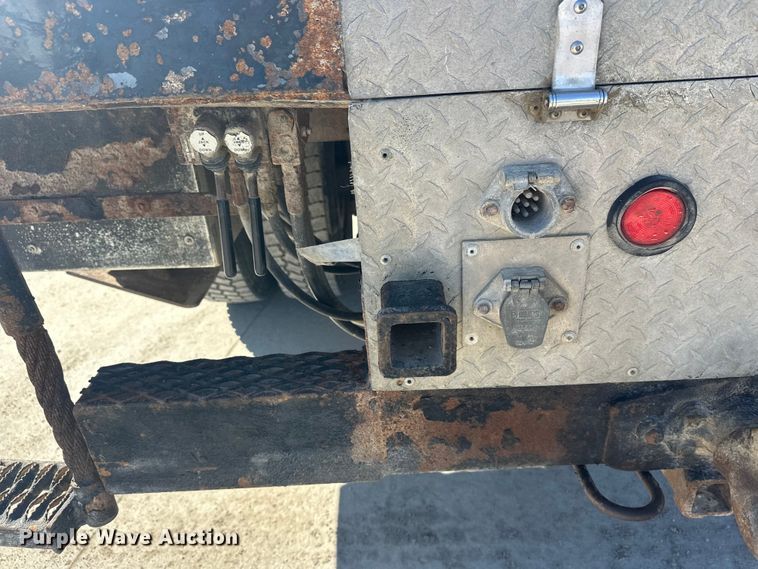 image for item FK1845 2006 International 4300 bucket truck