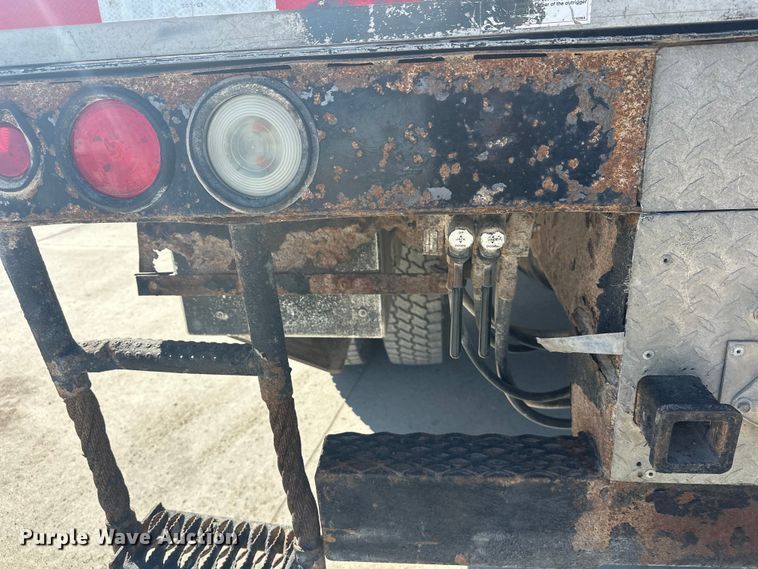 image for item FK1845 2006 International 4300 bucket truck