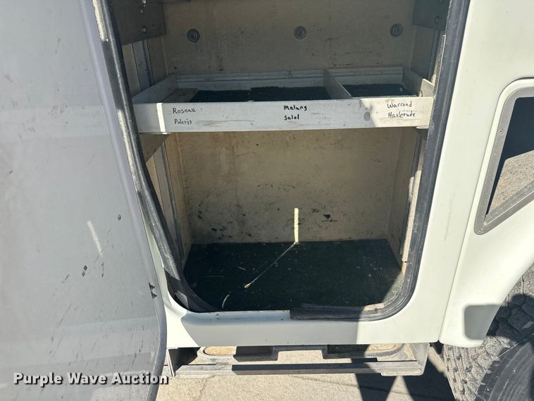 image for item FK1845 2006 International 4300 bucket truck