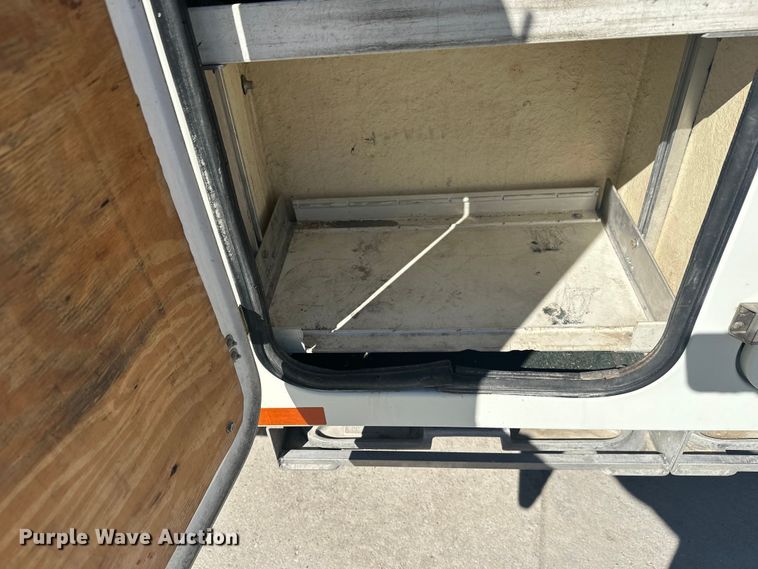 image for item FK1845 2006 International 4300 bucket truck