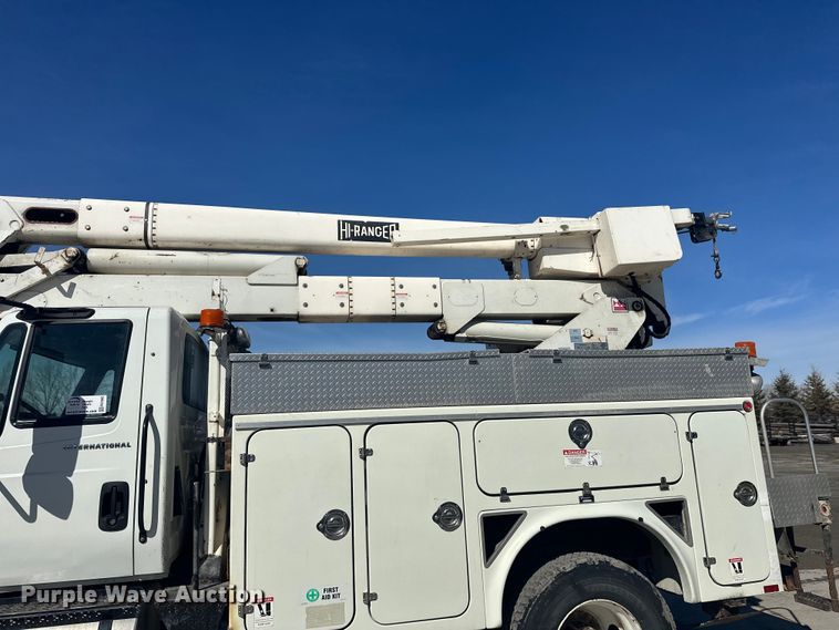 image for item FK1845 2006 International 4300 bucket truck