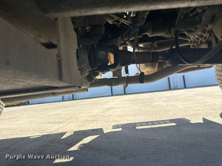 image for item FK1845 2006 International 4300 bucket truck