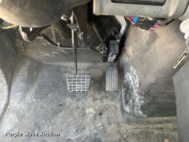 image for item FK1845 2006 International 4300 bucket truck