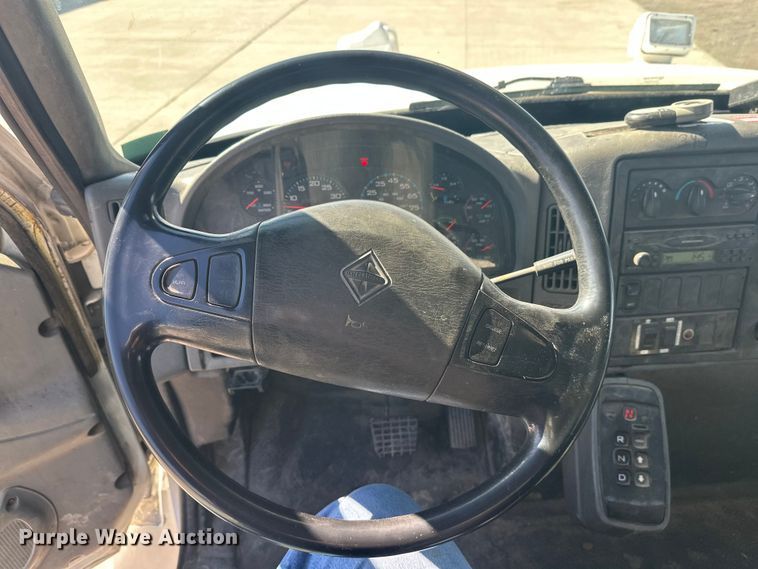 image for item FK1845 2006 International 4300 bucket truck