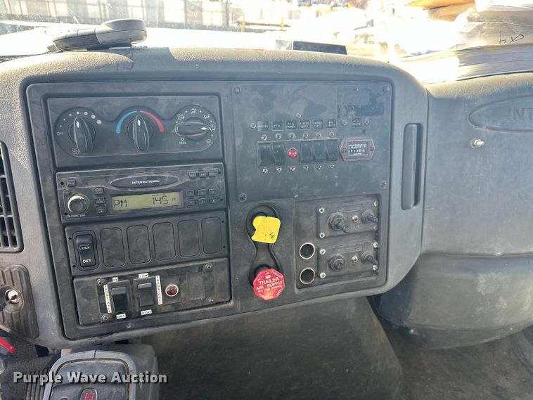 image for item FK1845 2006 International 4300 bucket truck