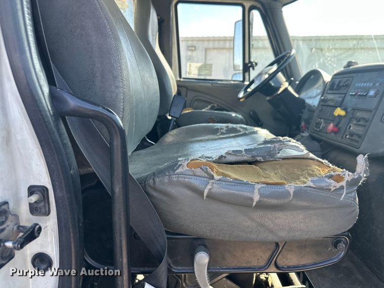 image for item FK1845 2006 International 4300 bucket truck