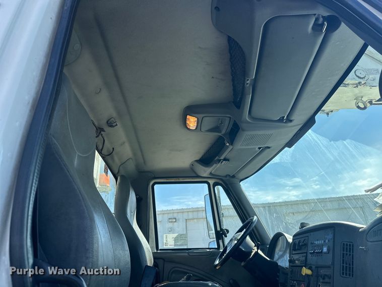 image for item FK1845 2006 International 4300 bucket truck