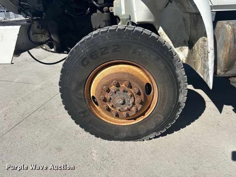 image for item FK1845 2006 International 4300 bucket truck