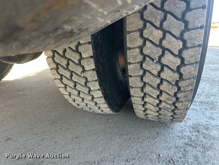 image for item FK1845 2006 International 4300 bucket truck