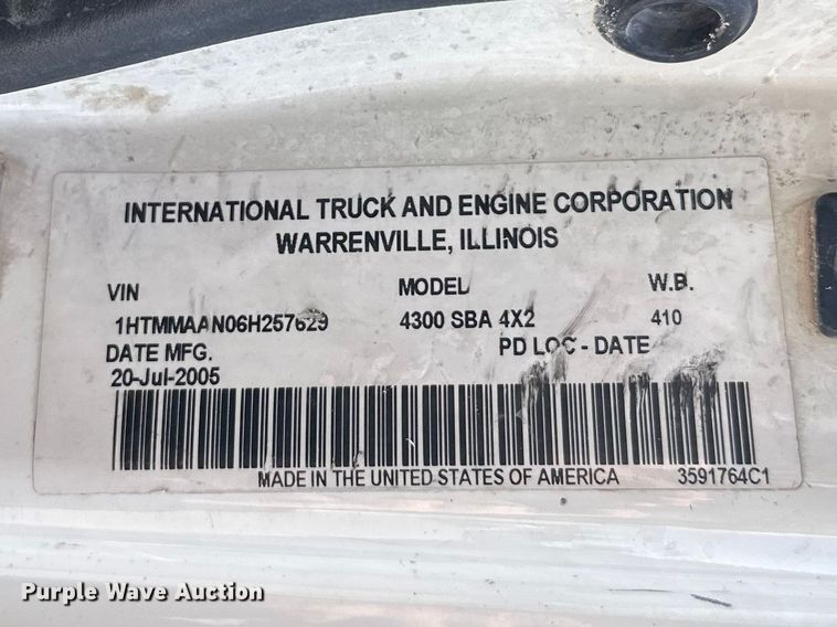 image for item FK1845 2006 International 4300 bucket truck