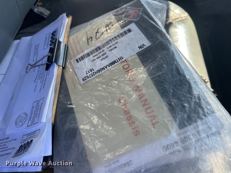 image for item FK1845 2006 International 4300 bucket truck