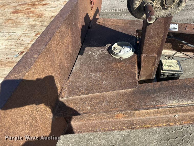 image for item FK1847 1992 Towmaster equipment trailer