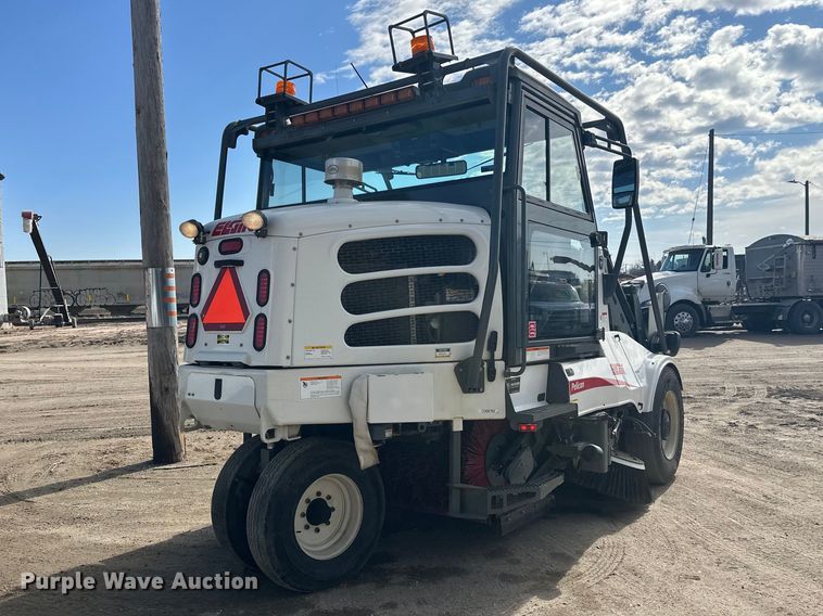 image for item FK1858 2007 Elgin Pelican street sweeper
