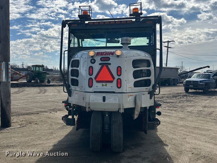 image for item FK1858 2007 Elgin Pelican street sweeper