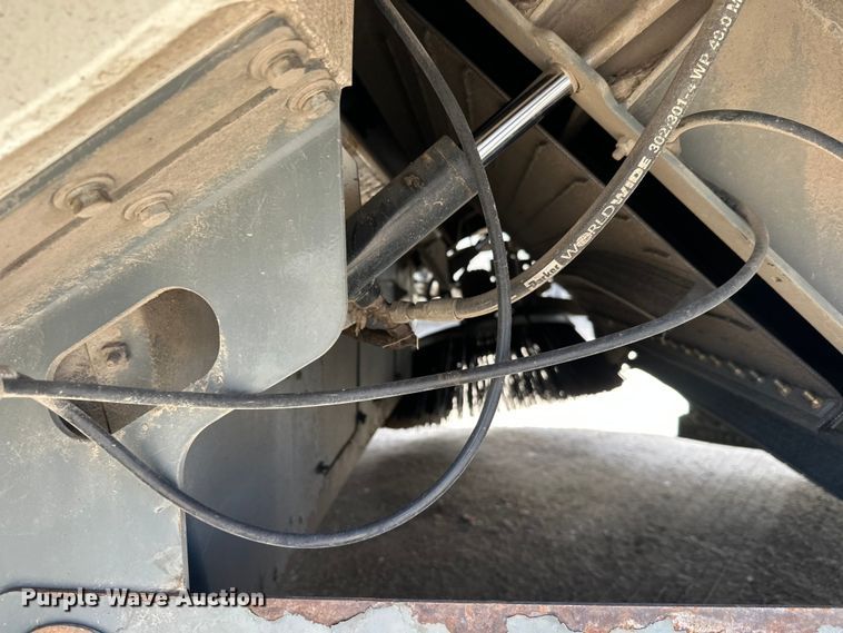 image for item FK1858 2007 Elgin Pelican street sweeper