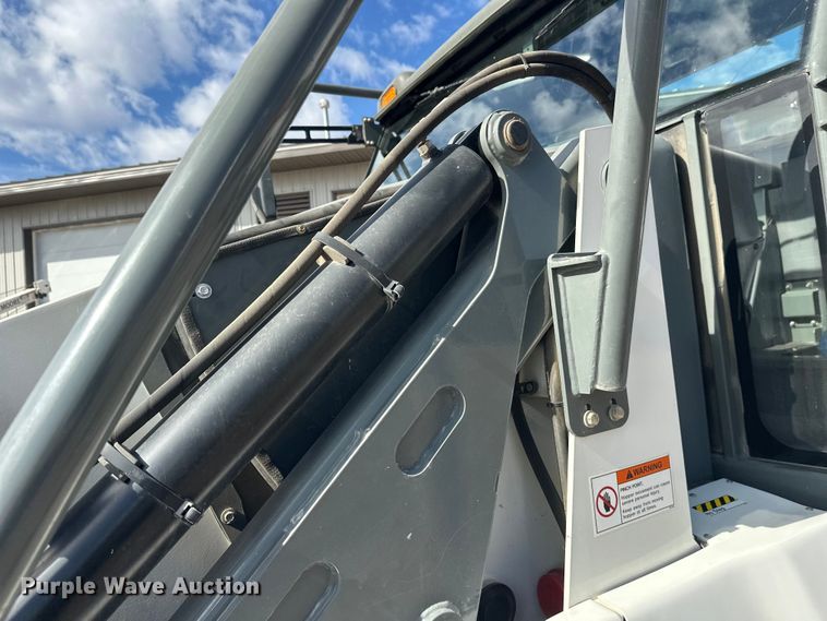 image for item FK1858 2007 Elgin Pelican street sweeper