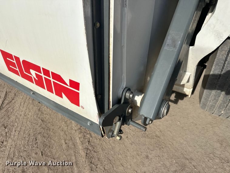 image for item FK1858 2007 Elgin Pelican street sweeper