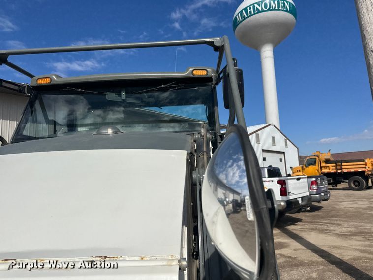 image for item FK1858 2007 Elgin Pelican street sweeper