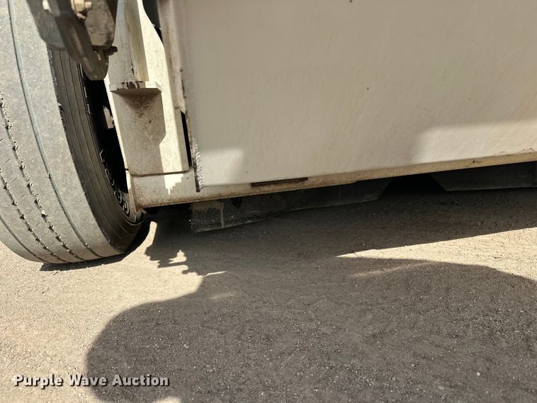 image for item FK1858 2007 Elgin Pelican street sweeper