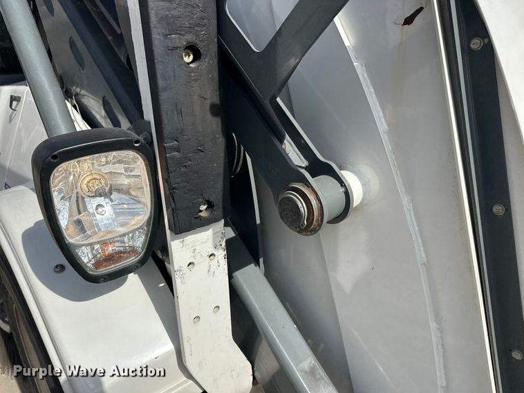 image for item FK1858 2007 Elgin Pelican street sweeper