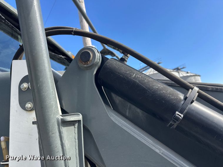 image for item FK1858 2007 Elgin Pelican street sweeper