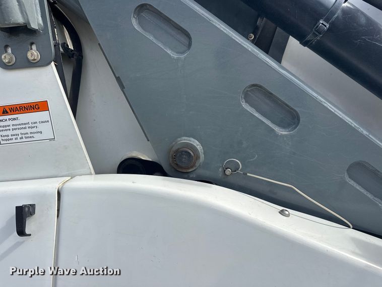 image for item FK1858 2007 Elgin Pelican street sweeper