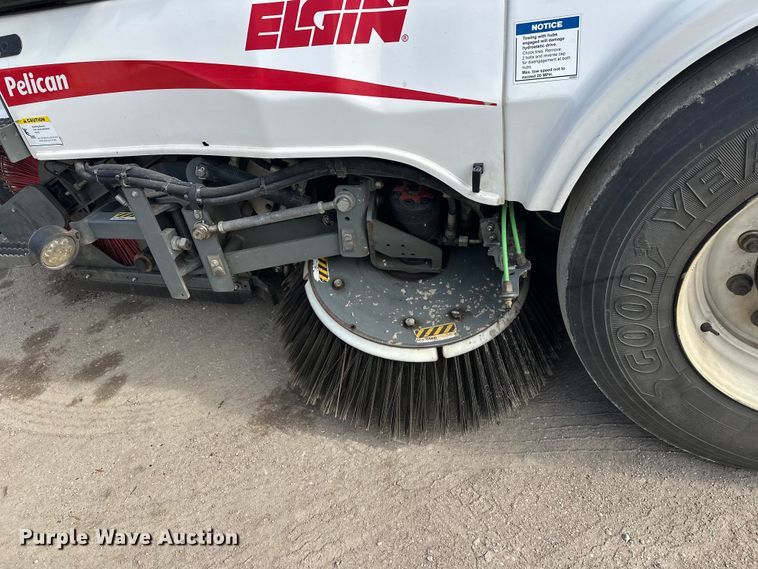 image for item FK1858 2007 Elgin Pelican street sweeper