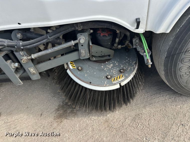 image for item FK1858 2007 Elgin Pelican street sweeper