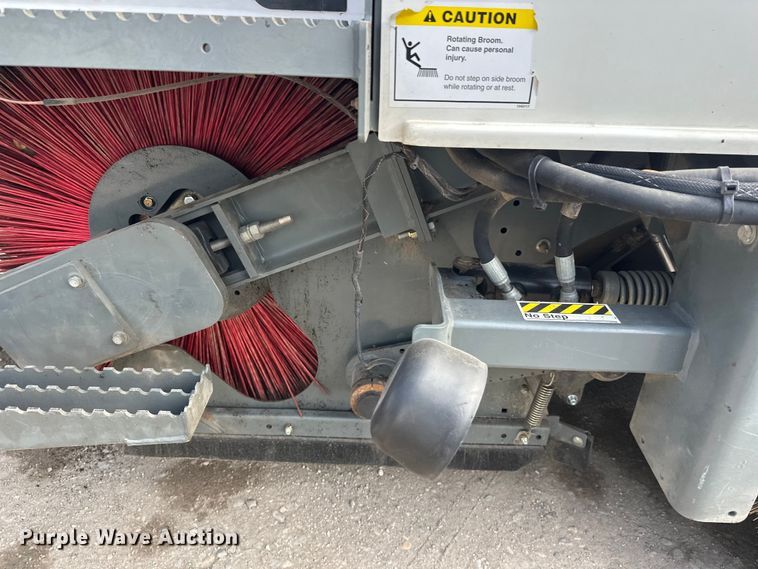 image for item FK1858 2007 Elgin Pelican street sweeper