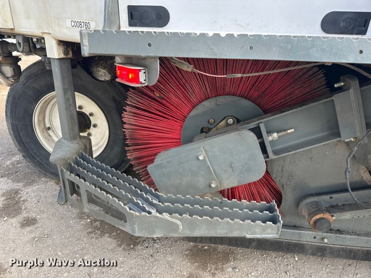 image for item FK1858 2007 Elgin Pelican street sweeper