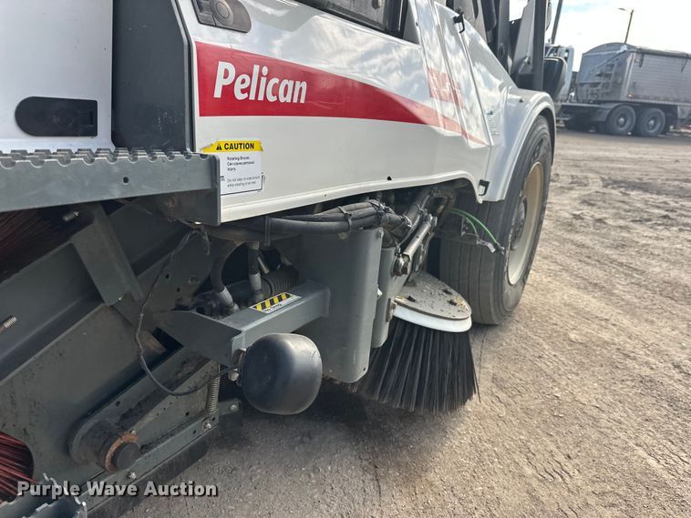 image for item FK1858 2007 Elgin Pelican street sweeper