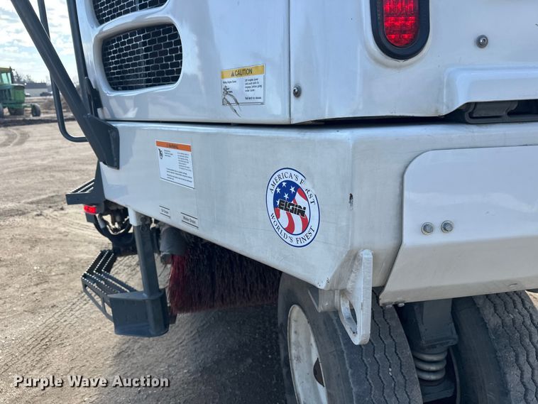 image for item FK1858 2007 Elgin Pelican street sweeper