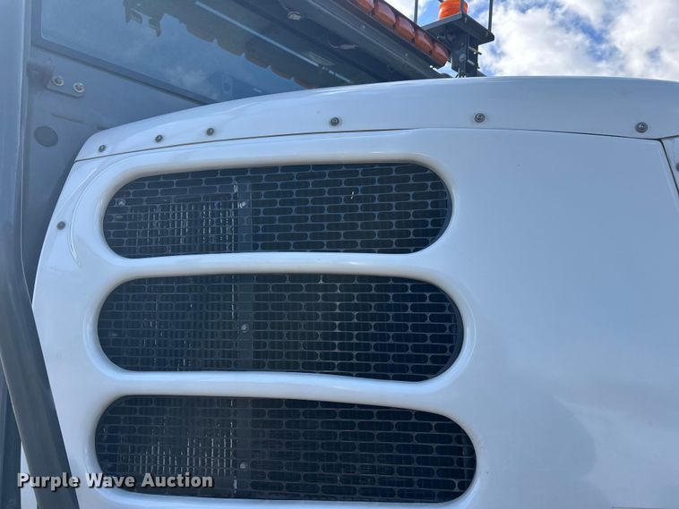 image for item FK1858 2007 Elgin Pelican street sweeper