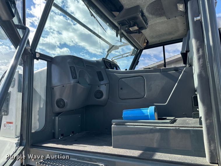 image for item FK1858 2007 Elgin Pelican street sweeper