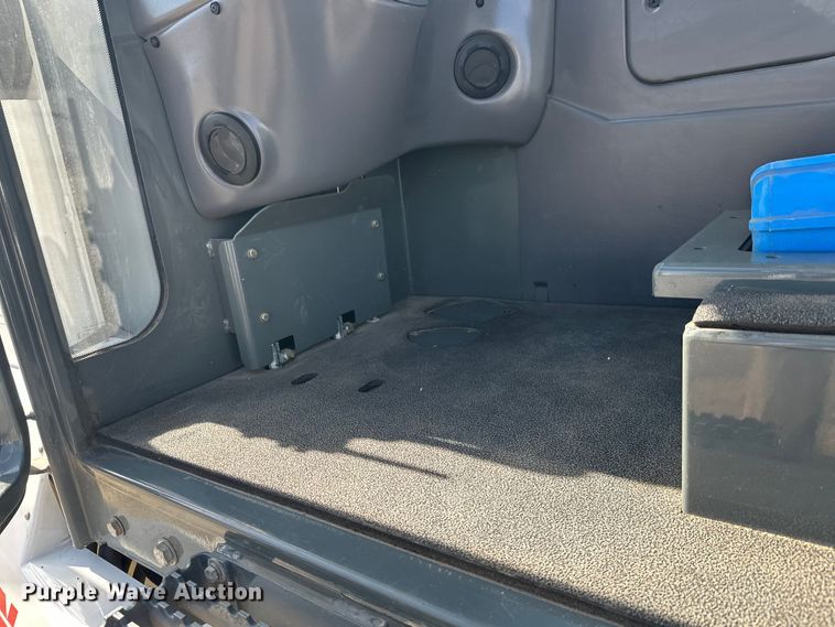 image for item FK1858 2007 Elgin Pelican street sweeper