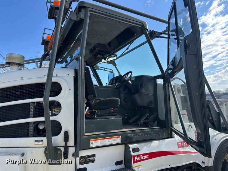 image for item FK1858 2007 Elgin Pelican street sweeper