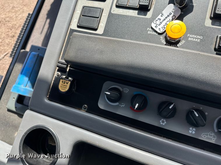 image for item FK1858 2007 Elgin Pelican street sweeper