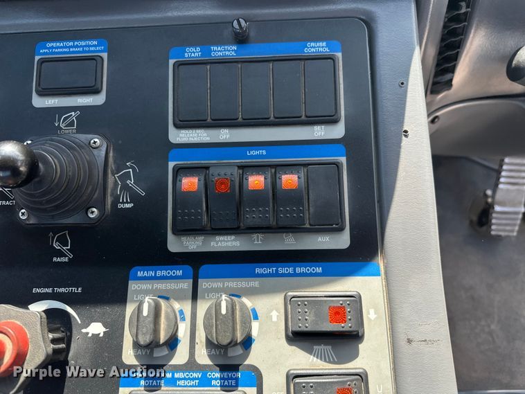 image for item FK1858 2007 Elgin Pelican street sweeper