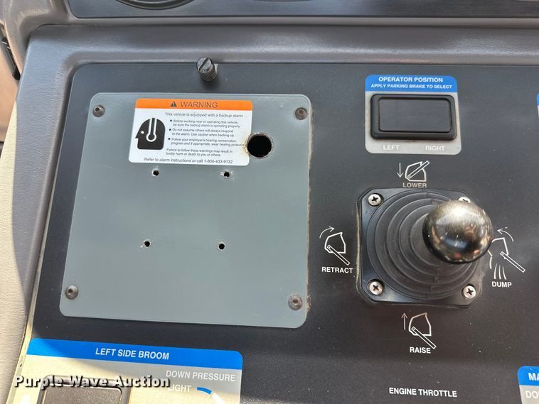 image for item FK1858 2007 Elgin Pelican street sweeper