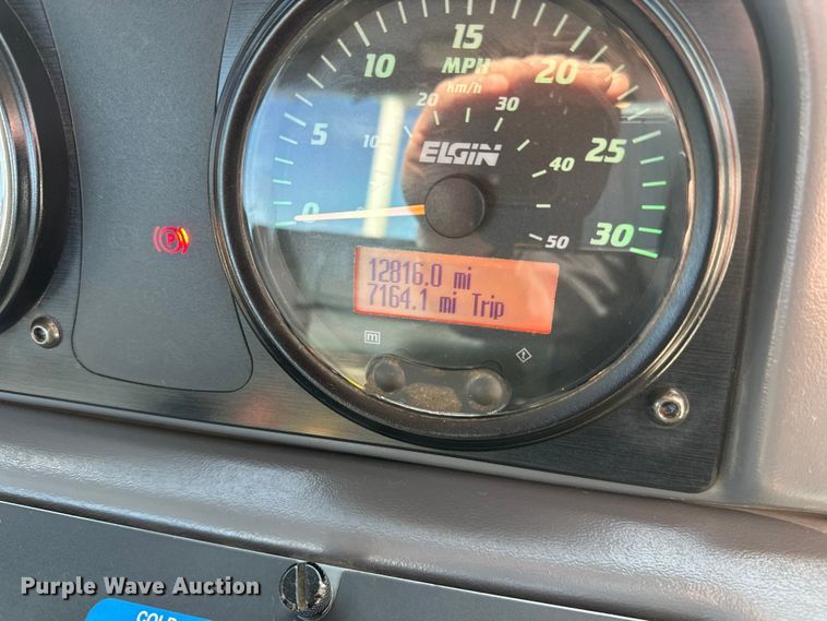 image for item FK1858 2007 Elgin Pelican street sweeper